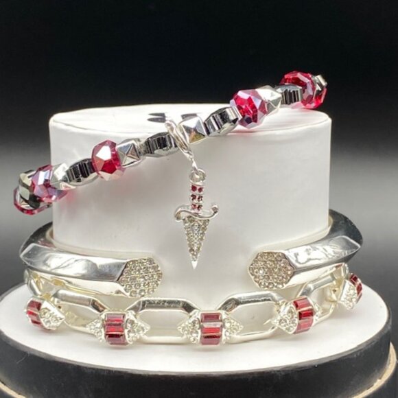 Born Of Twilight ST41841 Halloween Stack 2025 Silver Dagger Charm - Picture 2 of 6